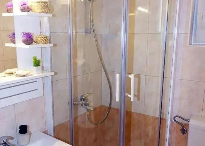 Ljubav Μακάρσκα