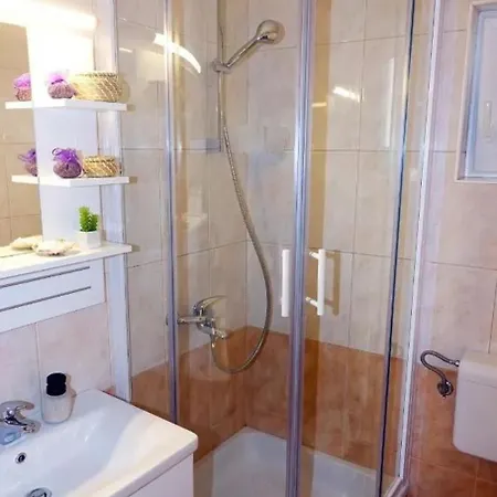 Ljubav 马卡尔斯卡