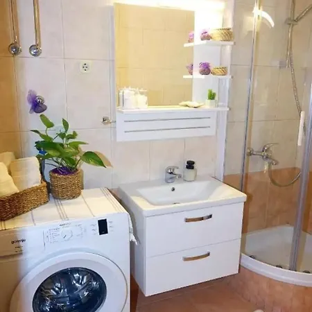 Ljubav 公寓 马卡尔斯卡