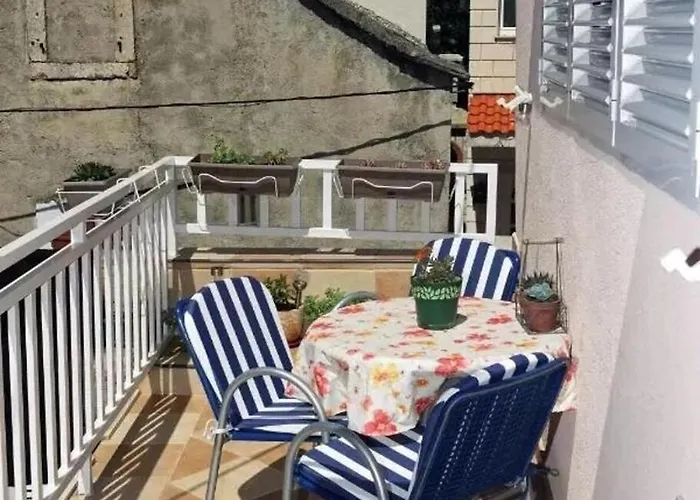 Ljubav Lägenhet Makarska