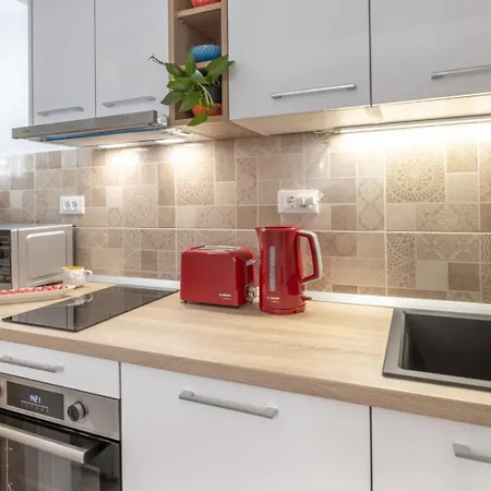 Ljubav * מאקרסקה